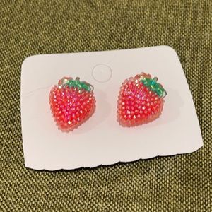 Strawberry stud earrings 🍓